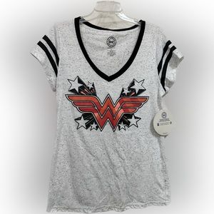 Junior’s NWT Wonder Woman T-shirt